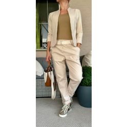 Gumis derekú nadrág + öv