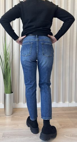 Női sötétkék egyenes szárú basic farmer nadrág 