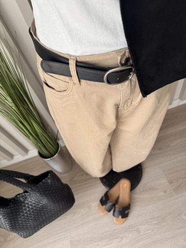 Teve színű ballon fazonú női nadrág övvel