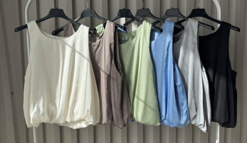 Selyemfényű ballon fazonú ujjatlan top