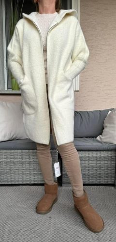 Szőrme kapucnis kabát