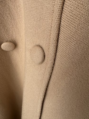 Eleganza” prémgalléros női poncsó