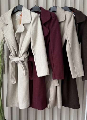  Elegáns övvel megkötős gyapjúhatású női kabát – több színben