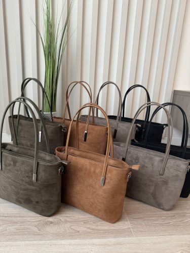 Női velúr hatású elegáns kézitáska – kisebb méret, hosszú füllel, több színben