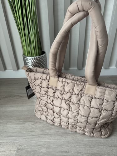 Steppelt női kézitáska – puha párnázott shopper táska pompon díszítéssel (bézs, barna, csokoládébarna)