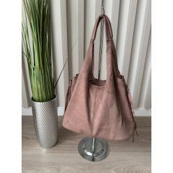 Velúr hatású vállra akasztható táska