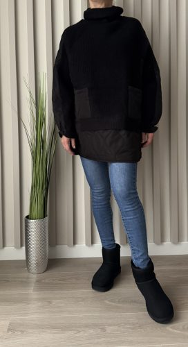 Garbó nyakú hosszított kötött pulóver steppelt betéttel