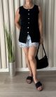 Golden Button Knit – ujjatlan, hosszított gombos női mellény