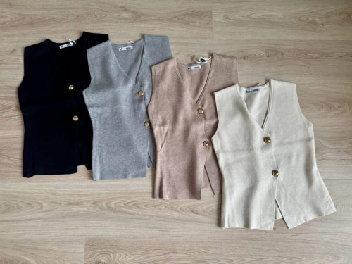 Aurora luxe  - Aranygombos kötött mellény
