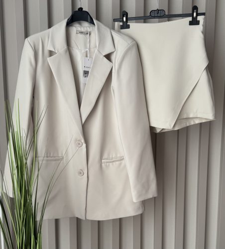 Női két részes szoknya nadrágos szett