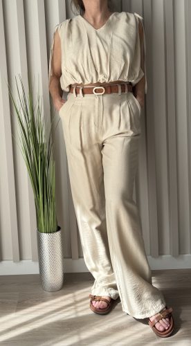Natural Harmony bézs női szett – rugalmas felsővel és nadrággal